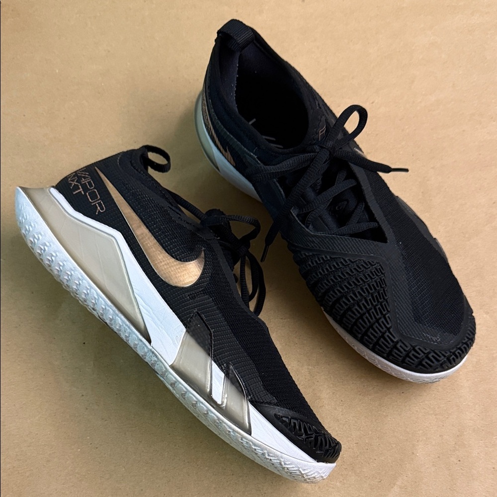 NIKE VAPOR NXT Women's Black Athletic Sneakers - US Size 10